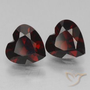 Shop natural 1.75ct Rouge noirâtre Grenat pyrope gems, Cœur, from Mozambique at GemSelect. In stock, global shipping!