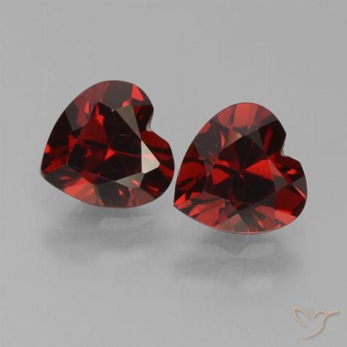 Achetez naturel 1.86ct Rouge sang profond Grenat pyrope gems, Forme de coeur, En provenance Mozambique chez GemSelect. En stock, livraison internationale!