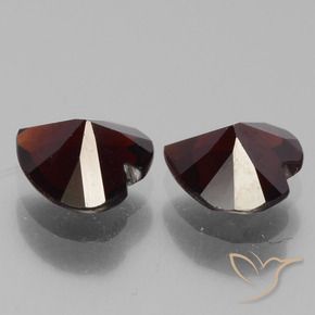 Shop natural 1.63ct Rouge foncé Grenat pyrope gems, Cœur, from Mozambique at GemSelect. In stock, global shipping!