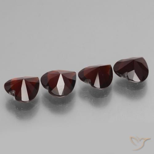 Shop natural 2.93ct Rouge foncé Grenat pyrope gems, Cœur, from Mozambique at GemSelect. In stock, global shipping!