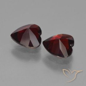 Shop natural 1.64ct Rouge foncé Grenat pyrope gems, Cœur, from Mozambique at GemSelect. In stock, global shipping!