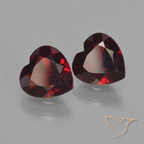 Shop natural 1.63ct Rouge foncé Grenat pyrope gems, Cœur, from Mozambique at GemSelect. In stock, global shipping!