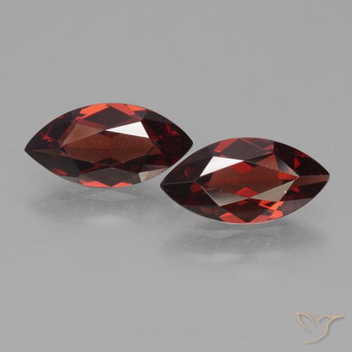 3.73ctw Naturel Rouge foncé Grenat pyrope, Marquise, VVS-VS