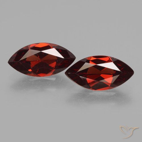 3.68ctw Naturel Rouge foncé Grenat pyrope, Marquise, VVS-VS
