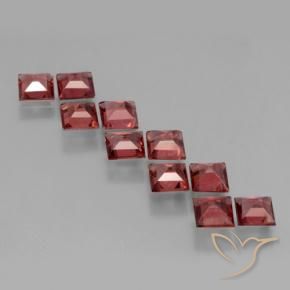 Shop natural 3.86ct Rouge écarlate léger Grenat pyrope gems, Carré, from Mozambique at GemSelect. In stock, global shipping!