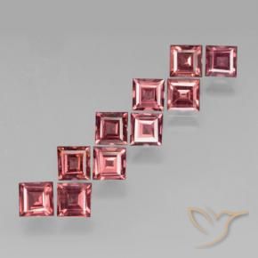 Shop natural 3.84ct Rouge framboises Grenat pyrope gems, Carré, from Mozambique at GemSelect. In stock, global shipping!
