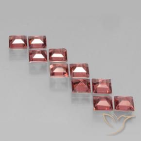 Shop natural 4.23ct Rouge écarlate léger Grenat pyrope gems, Carré, from Mozambique at GemSelect. In stock, global shipping!
