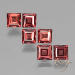 Shop natural 2.59ct Rouge écarlate Grenat pyrope gems, Carré, from Mozambique at GemSelect. In stock, global shipping!