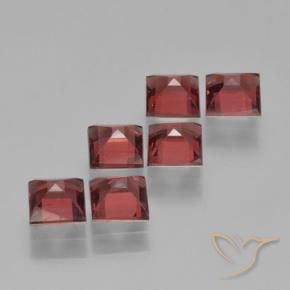 Shop natural 2.59ct Rouge écarlate Grenat pyrope gems, Carré, from Mozambique at GemSelect. In stock, global shipping!