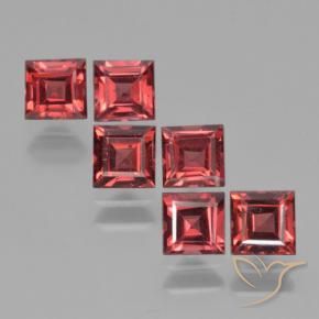 Shop natural 2.88ct Rouge moyen Grenat pyrope gems, Carré, from Mozambique at GemSelect. In stock, global shipping!