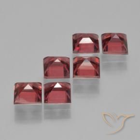 Shop natural 2.88ct Rouge moyen Grenat pyrope gems, Carré, from Mozambique at GemSelect. In stock, global shipping!