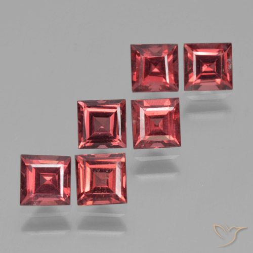 2.74ctw Naturel Rouge moyen Grenat pyrope, Carré, VS