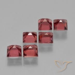 Shop natural 2.74ct Rouge moyen Grenat pyrope gems, Carré, from Mozambique at GemSelect. In stock, global shipping!