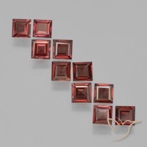 Shop natural 3.85ct Rouge moyen-foncé Grenat pyrope gems, Carré, from Mozambique at GemSelect. In stock, global shipping!