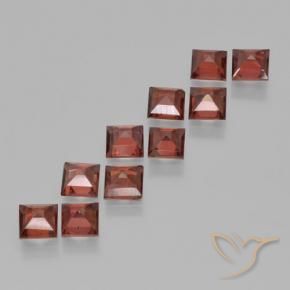 Shop natural 4.37ct Rouge moyen Grenat pyrope gems, Carré, from Mozambique at GemSelect. In stock, global shipping!