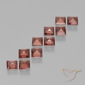 Shop natural 3.96ct Rouge baie Grenat pyrope gems, Carré, from Mozambique at GemSelect. In stock, global shipping!