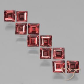 Shop natural 3.90ct Rouge foncé Grenat pyrope gems, Carré, from Mozambique at GemSelect. In stock, global shipping!