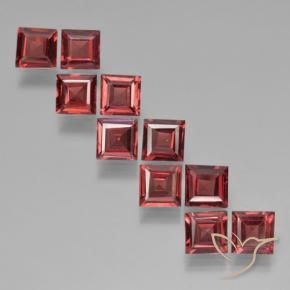 Shop natural 3.48ct Rouge foncé Grenat pyrope gems, Carré, from Mozambique at GemSelect. In stock, global shipping!