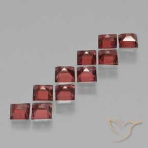 Shop natural 3.91ct Rouge moyen Grenat pyrope gems, Carré, from Mozambique at GemSelect. In stock, global shipping!
