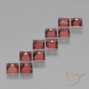 Shop natural 4.20ct Rouge moyen Grenat pyrope gems, Carré, from Mozambique at GemSelect. In stock, global shipping!