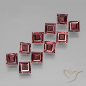 Shop natural 3.71ct Rouge moyen Grenat pyrope gems, Carré, from Mozambique at GemSelect. In stock, global shipping!