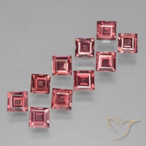 Shop natural 3.82ct Rouge moyen Grenat pyrope gems, Carré, from Mozambique at GemSelect. In stock, global shipping!