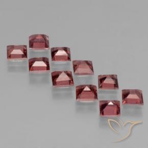 Shop natural 3.82ct Rouge moyen Grenat pyrope gems, Carré, from Mozambique at GemSelect. In stock, global shipping!