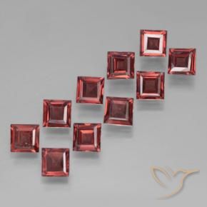 Shop natural 3.70ct Rouge foncé Grenat pyrope gems, Carré, from Mozambique at GemSelect. In stock, global shipping!