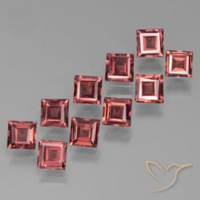 Shop natural 3.72ct Rouge foncé Grenat pyrope gems, Carré, from Mozambique at GemSelect. In stock, global shipping!