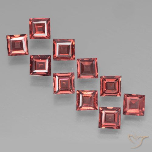 3.70ctw Naturel Rouge foncé Grenat pyrope, Carré, VS