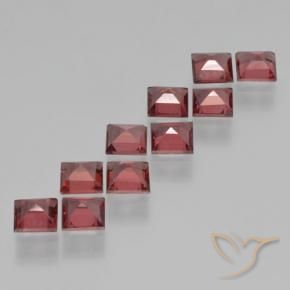 Shop natural 3.75ct Rouge foncé Grenat pyrope gems, Carré, from Mozambique at GemSelect. In stock, global shipping!