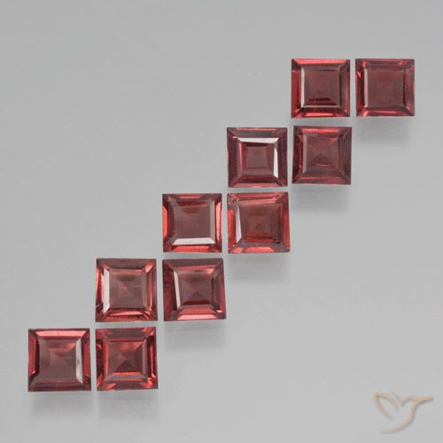 3.63ctw Naturel Rouge foncé Grenat pyrope, Carré, VS