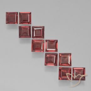 Shop natural 3.63ct Rouge foncé Grenat pyrope gems, Carré, from Mozambique at GemSelect. In stock, global shipping!
