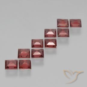 Shop natural 3.63ct Rouge foncé Grenat pyrope gems, Carré, from Mozambique at GemSelect. In stock, global shipping!
