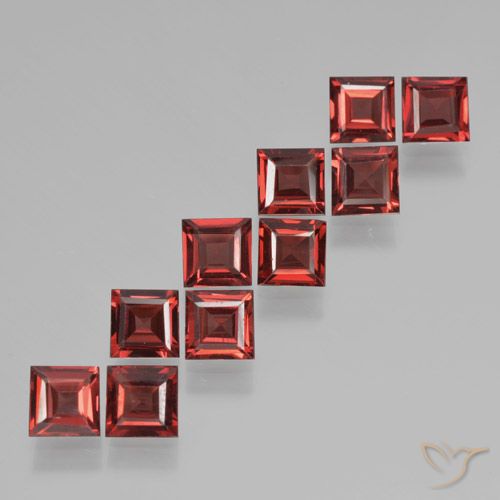 4.07ctw Naturel Rouge foncé Grenat pyrope, Carré, VS