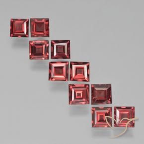 Shop natural 4.41ct Rouge écarlate profond Grenat pyrope gems, Carré, from Mozambique at GemSelect. In stock, global shipping!