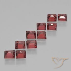 Shop natural 4.41ct Rouge écarlate profond Grenat pyrope gems, Carré, from Mozambique at GemSelect. In stock, global shipping!