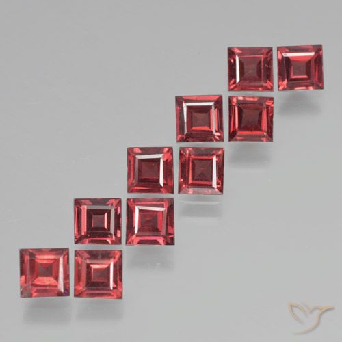 4.37ctw Naturel Rouge foncé Grenat pyrope, Carré, VS