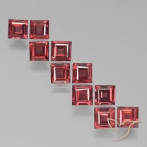 Shop natural 4.37ct Rouge foncé Grenat pyrope gems, Carré, from Mozambique at GemSelect. In stock, global shipping!