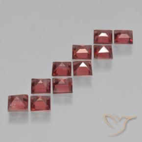 Shop natural 4.37ct Rouge foncé Grenat pyrope gems, Carré, from Mozambique at GemSelect. In stock, global shipping!