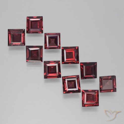 3.80ctw Naturel Rouge sang profond Grenat pyrope, Carré, VS