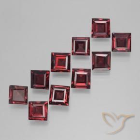 Shop natural 3.80ct Rouge sang profond Grenat pyrope gems, Carré, from Mozambique at GemSelect. In stock, global shipping!