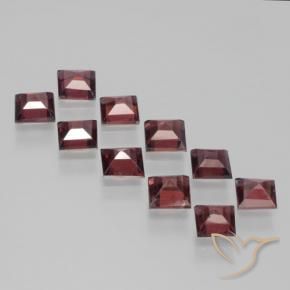 Shop natural 3.80ct Rouge sang profond Grenat pyrope gems, Carré, from Mozambique at GemSelect. In stock, global shipping!
