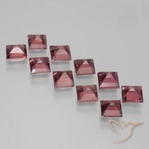 Shop natural 4.24ct Rouge foncé Grenat pyrope gems, Carré, from Mozambique at GemSelect. In stock, global shipping!