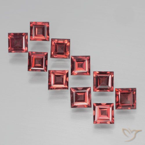 4.50ctw Naturel Rouge foncé Grenat pyrope, Carré, VS