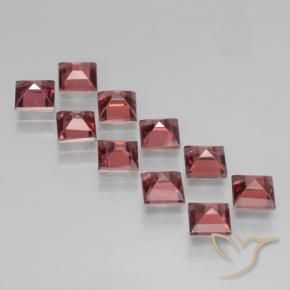 Shop natural 4.50ct Rouge foncé Grenat pyrope gems, Carré, from Mozambique at GemSelect. In stock, global shipping!