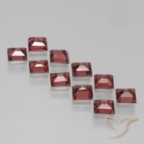 Shop natural 3.95ct Rouge moyen Grenat pyrope gems, Carré, from Mozambique at GemSelect. In stock, global shipping!