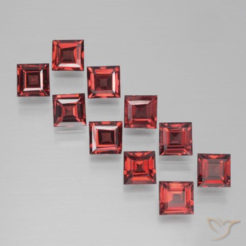 4.06ctw Naturel Rouge cramoisi profond Grenat pyrope, Carré, VS