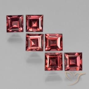 Shop natural 2.96ct Rouge foncé Grenat pyrope gems, Carré, from Mozambique at GemSelect. In stock, global shipping!