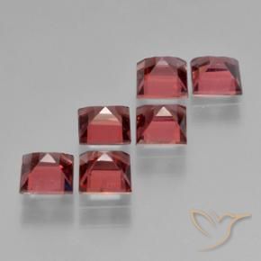 Shop natural 2.96ct Rouge foncé Grenat pyrope gems, Carré, from Mozambique at GemSelect. In stock, global shipping!